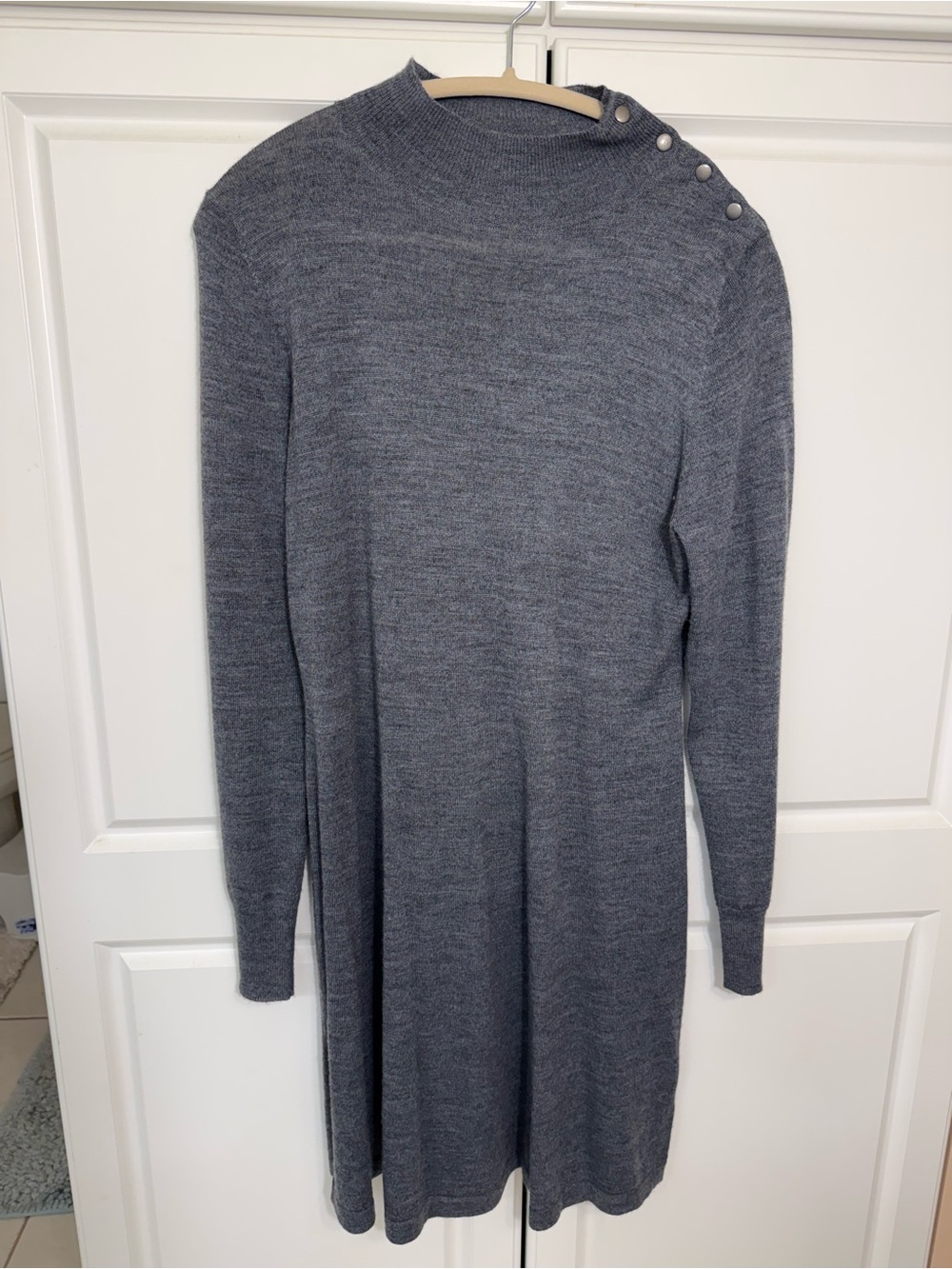 Jones New York Charcoal Gray Long-Sleeve Knit Dress with Shoulder Buttons